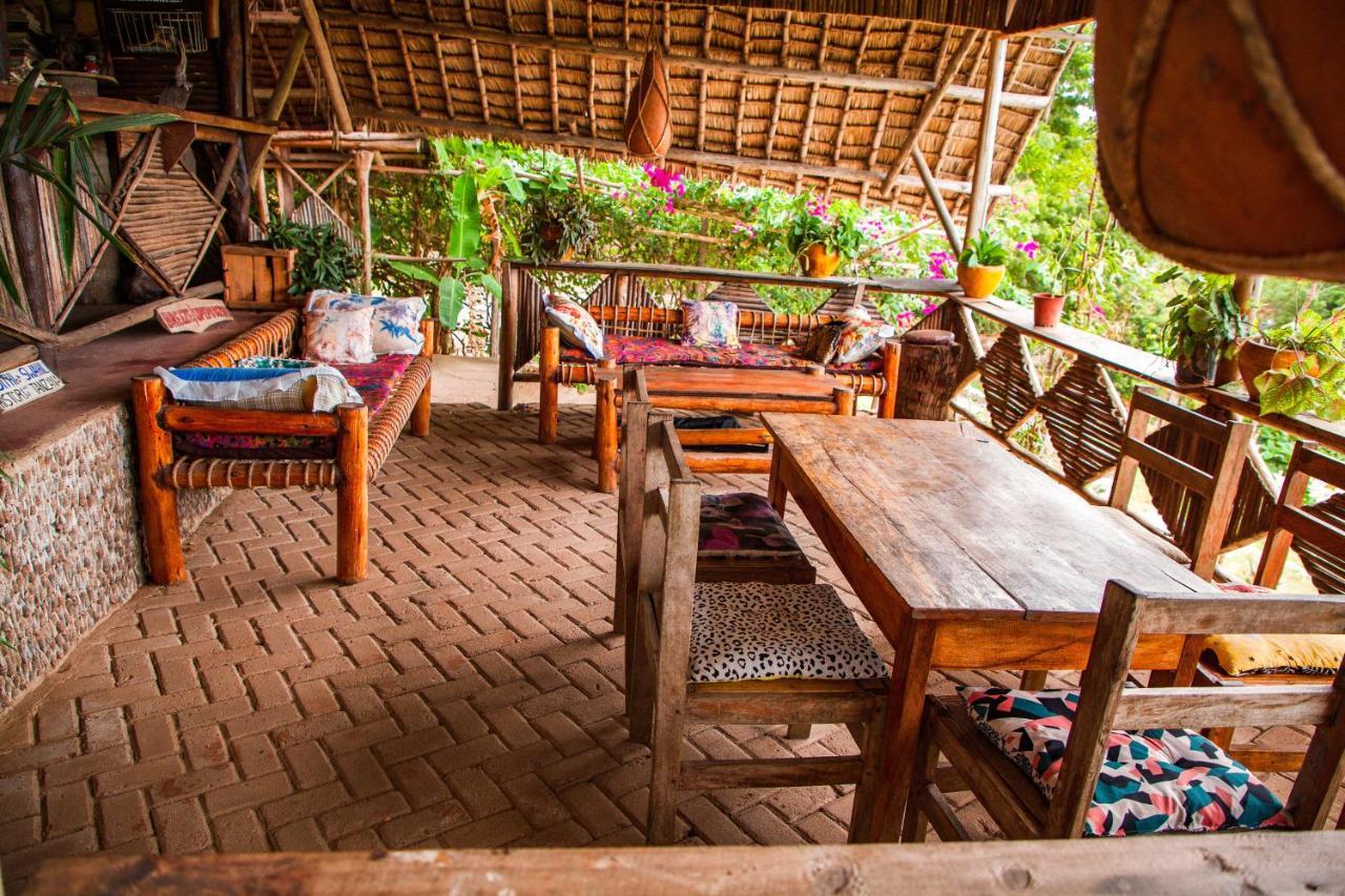Mikoko Beach & Cottages Багамойо Екстер'єр фото